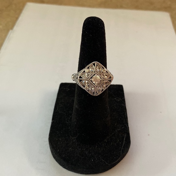 ELEGANT STERLING SILVER FILIGREE RING WITH RHINESTONES NWOT - Picture 3 of 4